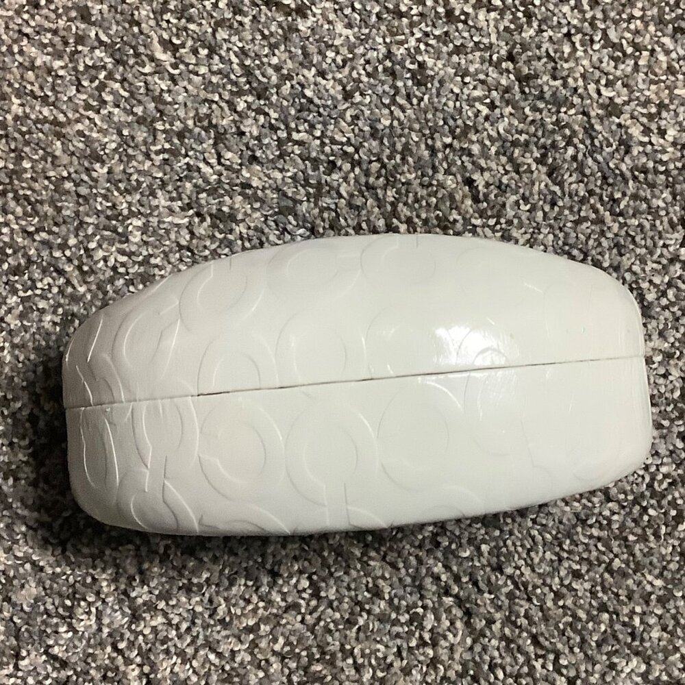 Coach‎ White Embossed Hard Shell Eyeglasses Sunglasses Case Brown Interior FLAW
